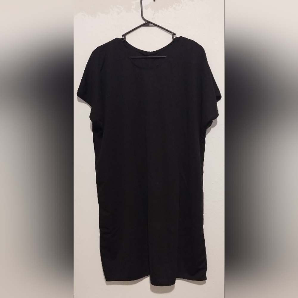 No label black dress